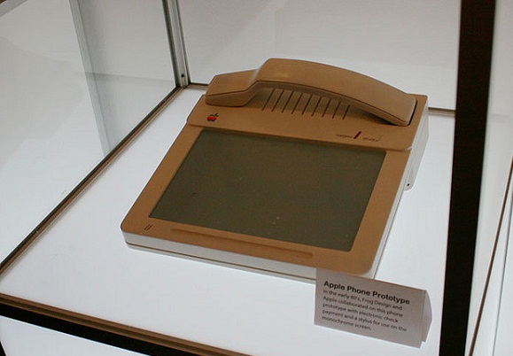 Apple'ın 28 yıl öncesine ait dokunmatik bir sabit telefon prototipi ortaya çıktı