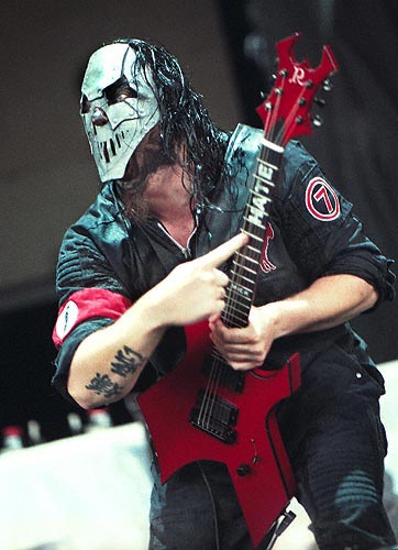  İlk defa elektro gitar alacağım bana özel bir gitar tavsiye edin lütfenn :D