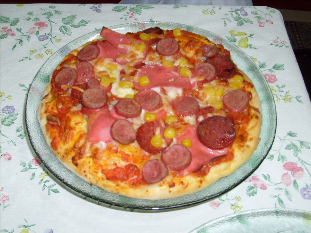  Ev Yapımı Pizza Tarifi (Resimli tabii ki)