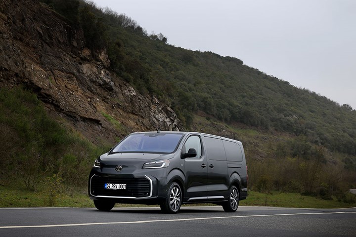 Toyota Proace Verso ve Cargo Türkiye'de: İşte fiyatı ve özellikleri