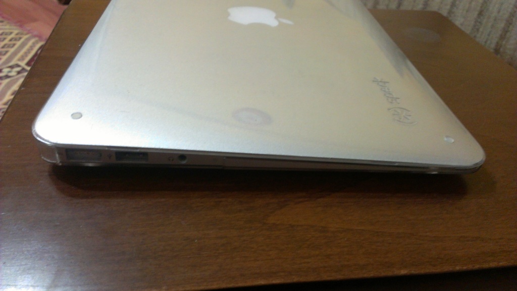  MACBOOK AIR 11,6' çok temiz