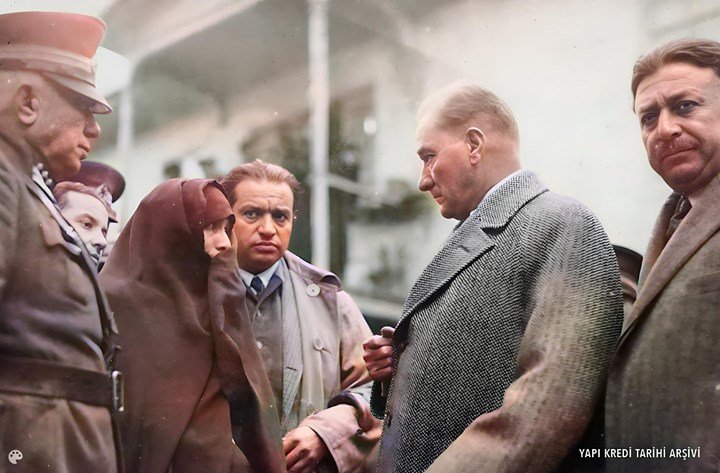 Atatürk’ün fotoğrafları yapay zeka ile renklendirildi, ortaya bu harika arşiv çıktı