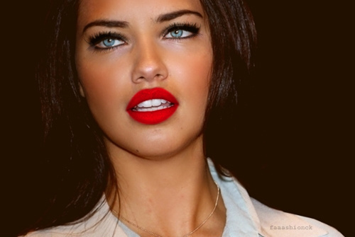  Adriana lima mı Merve boluğur mu? (SSLİ)