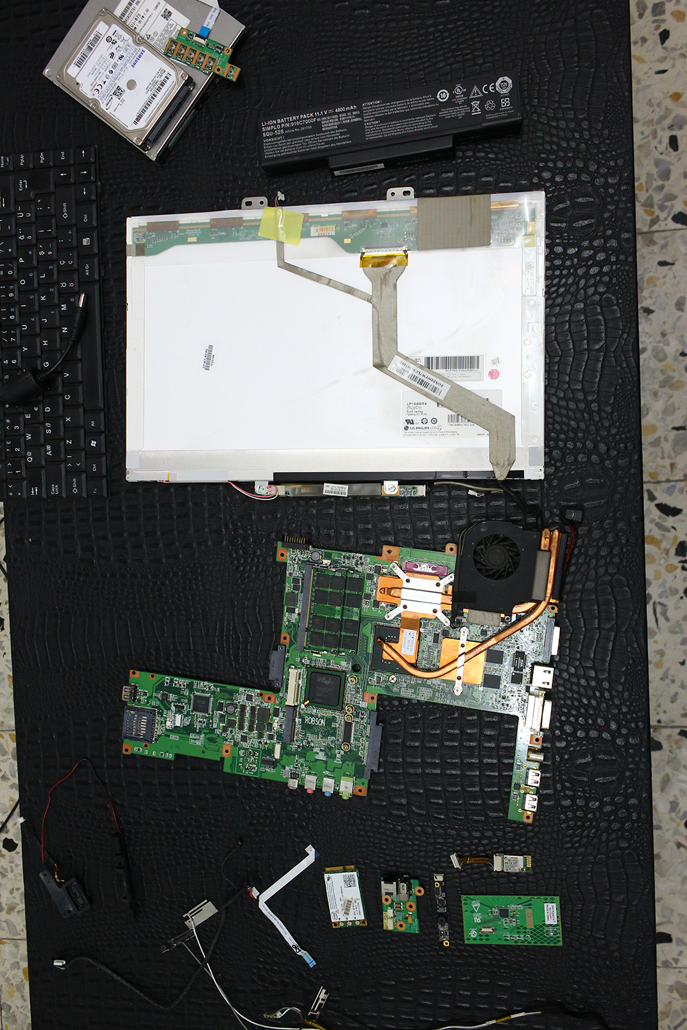  Casper TW7 komple dizüstü bilgisayar parçaları (hepsi çalışıyor) T7700, 2 GB RAM, 320 GB HDD