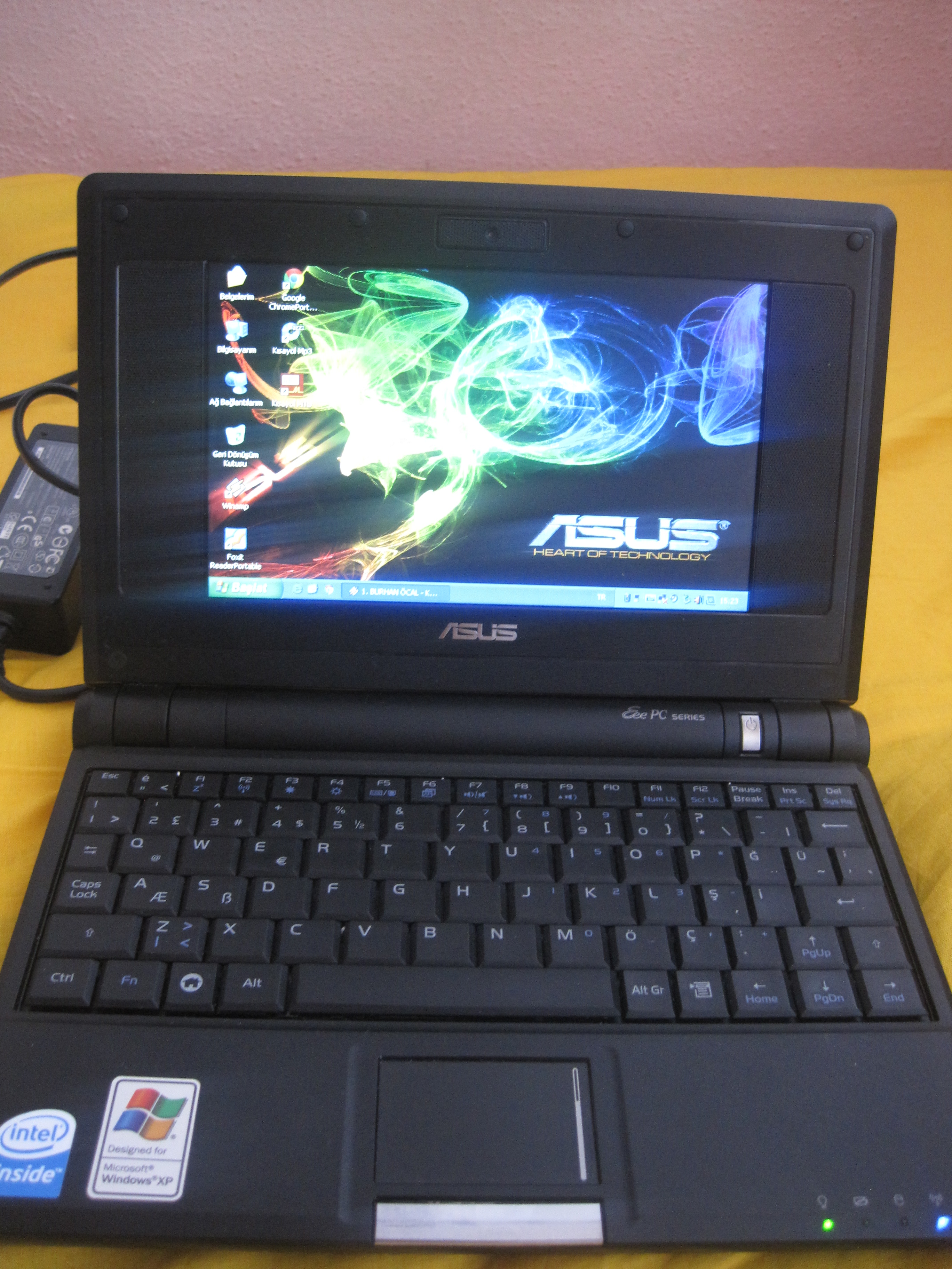  Asus EEE PC Netbook ( SSDLi) TERTEMİZ : 230 TL(FULL AKSESUAR )