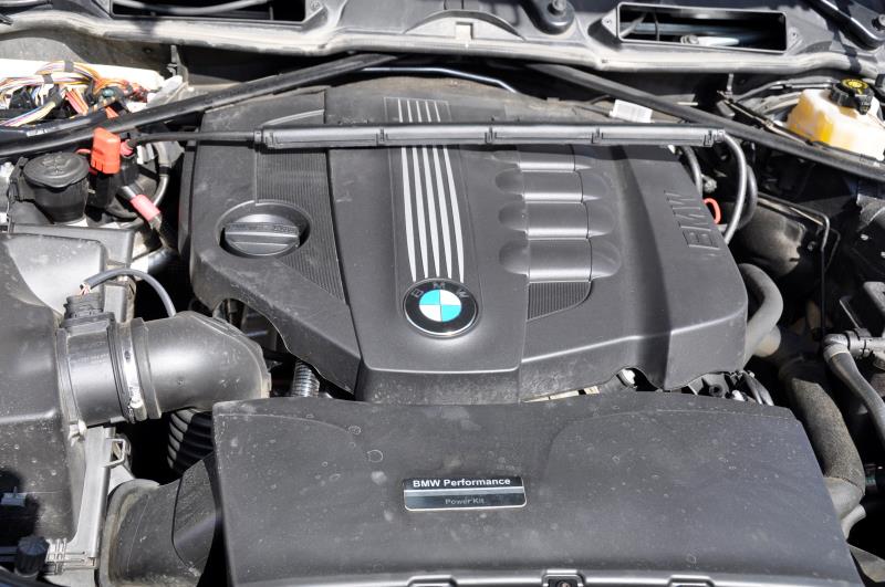  BMW 320d için BMW Performance güç kitini taktıran var mı?
