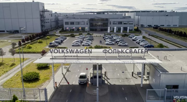 Volkswagen, Rusya'daki varlıklarını satarak ülkeden çekildi