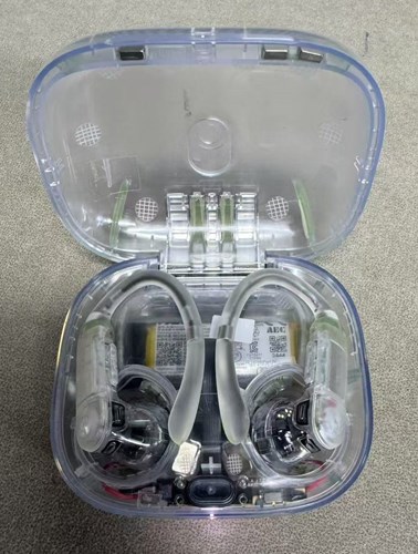 Şeffaf Powerbeats Pro 2 prototipi, sızan görsellerle ortaya çıktı