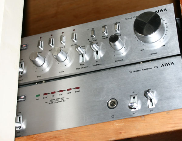  AIWA 2*60 watt amplifier