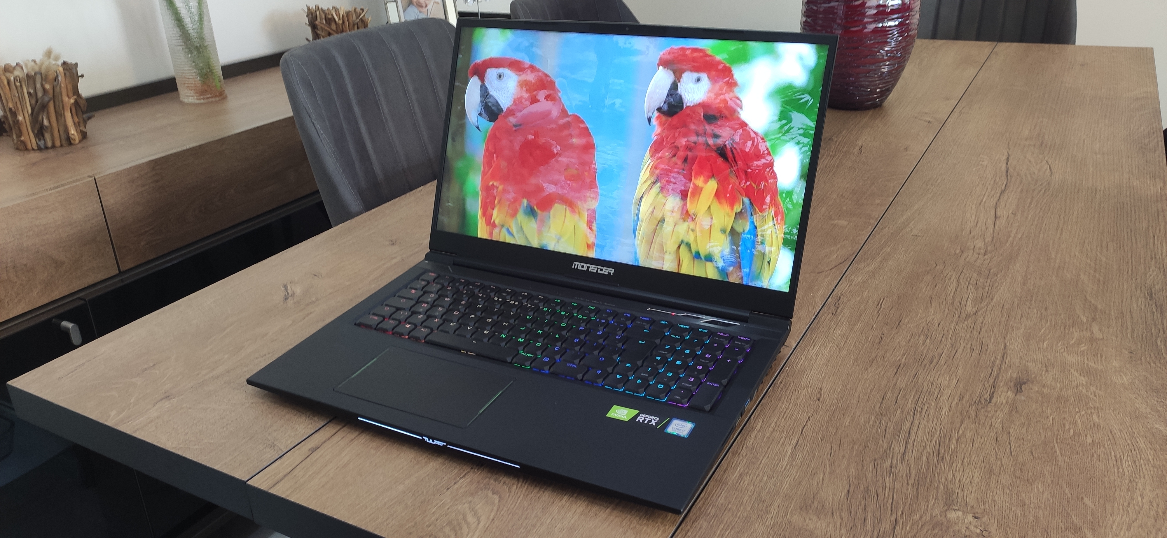 Tulpar T7 V19 3 17 3 Oyun Bilgisayari Monster Notebook