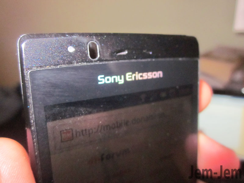 Sony Ericsson Xperia Arc kullanıcıları çatlama problemleriyle mi karşı karşıya?