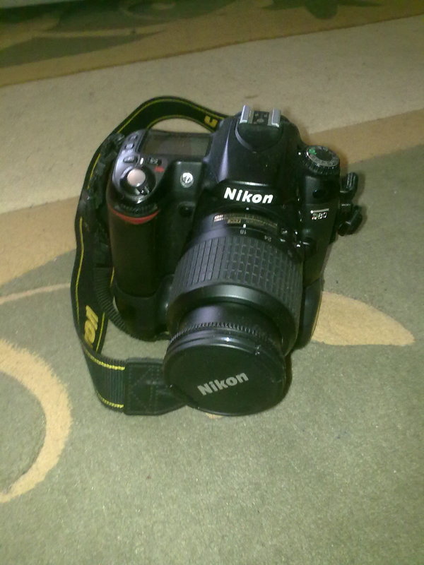  TERTEMİZ NİKON D80+18-55+BATTERY GRIP+FOTOĞRAFLI FİYAT DÜŞTÜÜ
