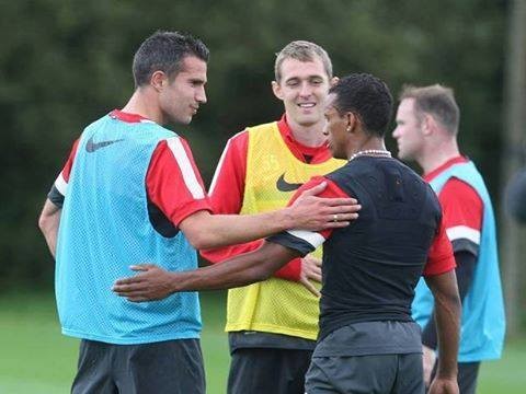  Van Persie : Sen git arkandan ben geliyorum.
