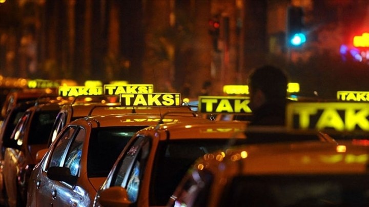 İBB Başkanı İmamoğlu, yeni taksi sisteminde şoförlere verilecek maaşı açıkladı