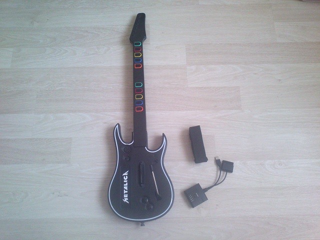  Satıldı////////// PS3/PC/Wii/PS2 Guitar Hero Gitarı
