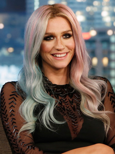  Kesha akil hastanesine yatti.[[47 Kiloya düsmüs]]