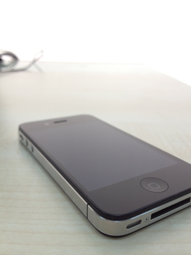  SATILIK 11 ay garantili Tertemiz İphone 4s siyah 16gb