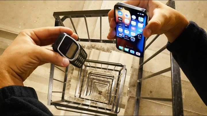 iPhone 13 Pro sağlamlığıyla Nokia 3310'a meydan okuyor