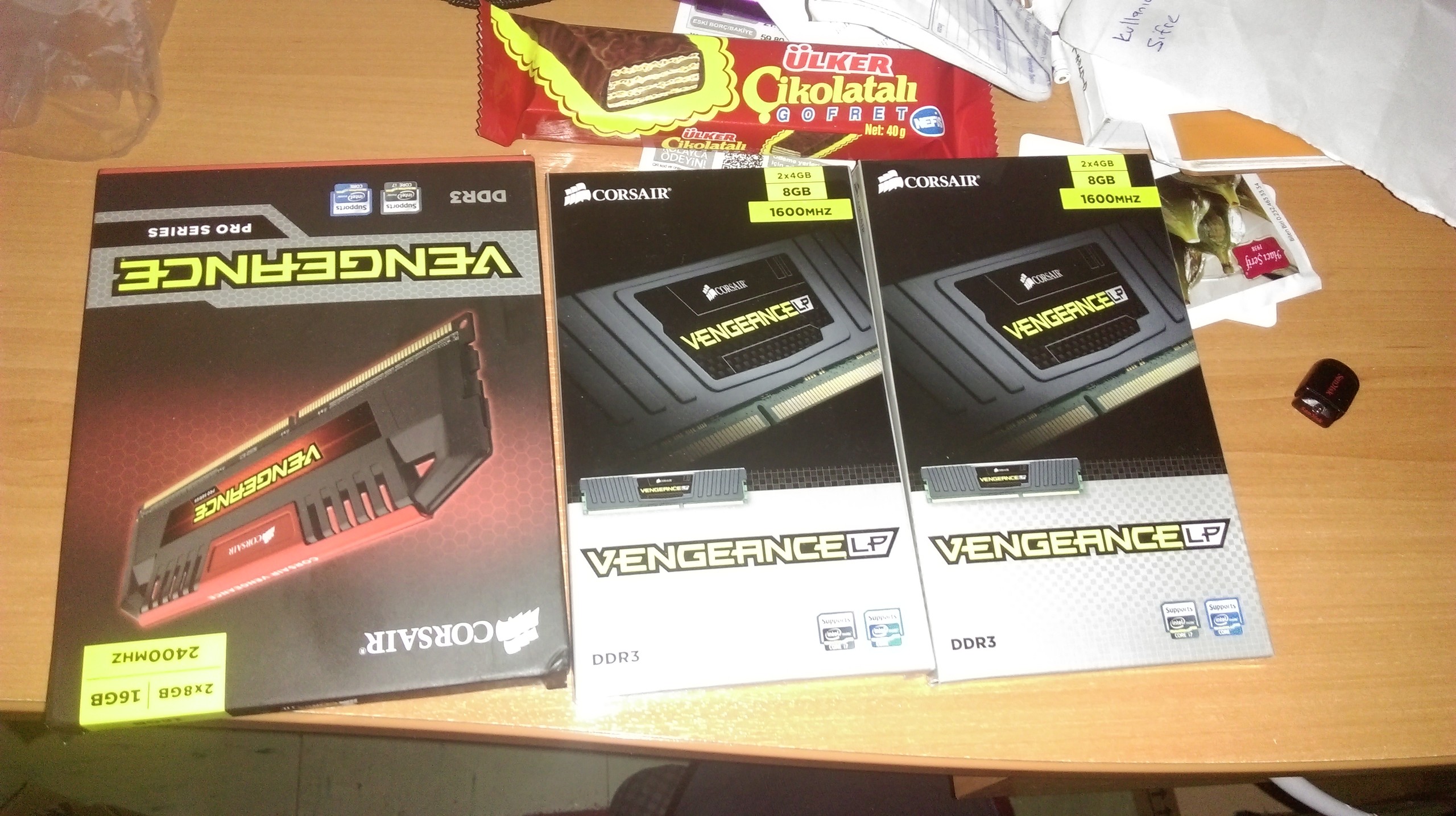  Indirim /// Satılık Corsair Vengeance Pro 16GB 2x8GB DDR3 2400MHz + CORSAIR 8GB(2x4GB) Vengeance LowProfile RAM