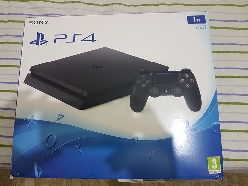  SATILIK PS4 SLİM 1TB + DRİVECLUB OYUN 900TL