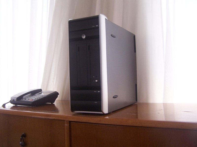 FEEL HURRICANE AI-03 SİYAH KASA 550W + AOPEN H420-B ATX SİYAH KASA 300W