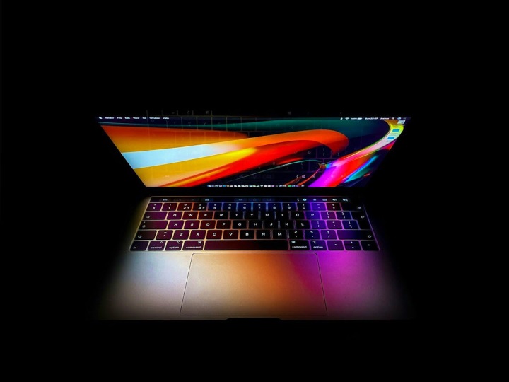 Yeni iPad mini ve MacBook Pro, OLED ekranla geliyor