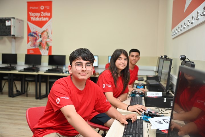 Vodafone Vakfı, ortaokul ve lise öğrencilerine yapay zeka eğitimi verecek