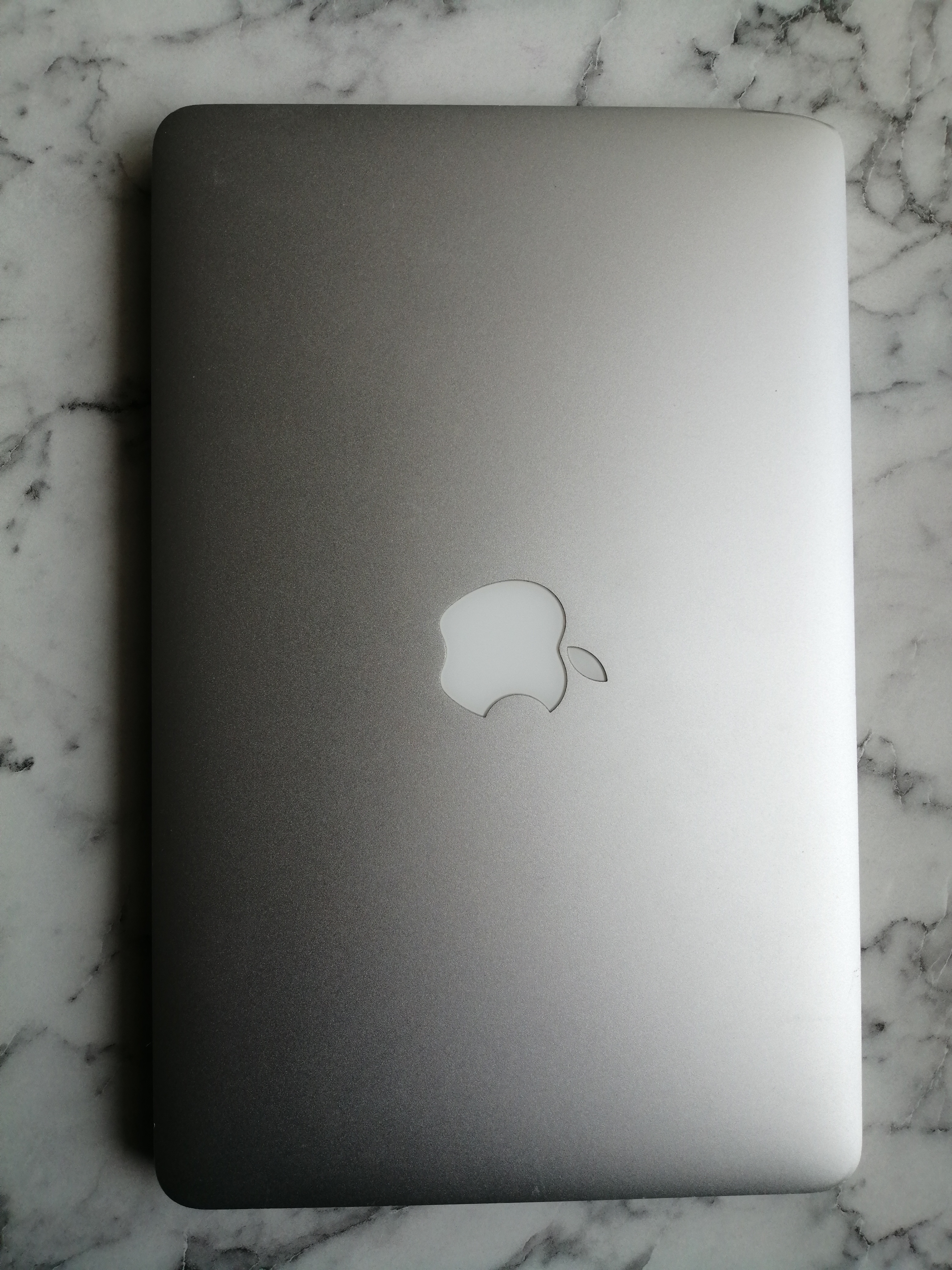 Satılık Apple Macbook Air 11 inç Mid 2011 Intel Core i5 1,66 GHz