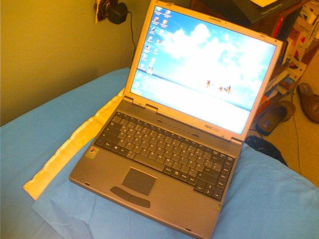  SATILIK AMD LAPTOP