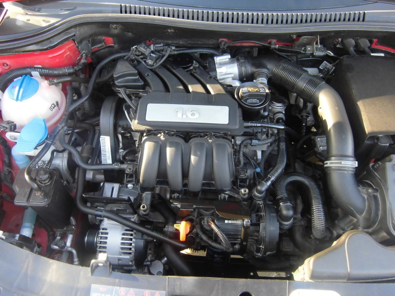  İlk Sahibinden 2010 SEAT LEON 1,6 STYLANCE 32.000 Km'de KIRMIZI