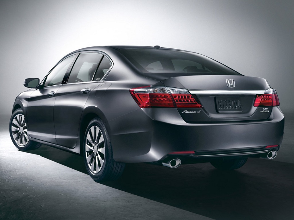  ACURA TLX TANITILDI. HONDA ACCORD OLABİLİR Mİ?