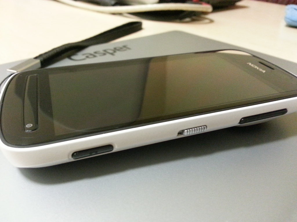  Nokia 808 PureView Beyaz