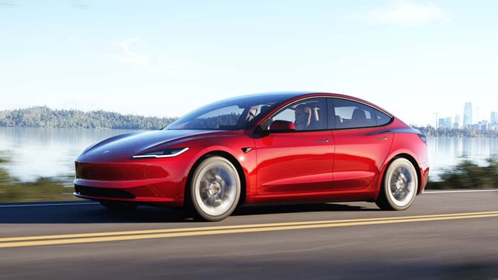 Tesla, son çeyrekte ve 2023 genelinde gelirlerini arttırdı