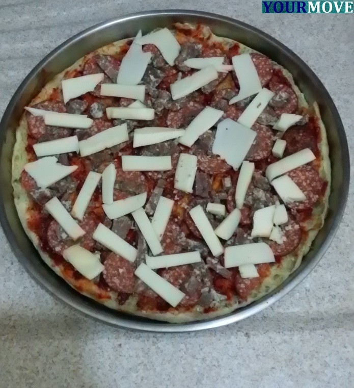 Bazlamadan Pizza Yapımı (Dışarıda Yediğiniz Pizzaları Unutun)