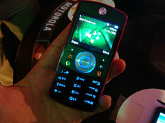  MOTOROLA ROKR E8 ve MOTOROLA EM30 ?