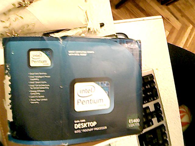  Intel e5400 işlemci sıfır kutusunda