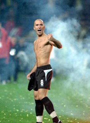  SÜPER LİG'İN EN KARİZMATİK FUTBOLCUSU SİZCE KİM??