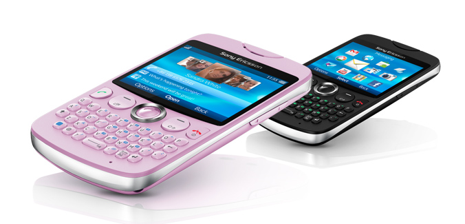 Sony Ericsson'dan yeni bir cep telefonu daha: QWERTY klavyeli TXT
