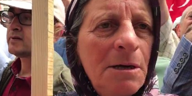 Doktor kızı KHK ile ihraç edilen Oflu anne: Ben sığır tezeği taşıyıp okuttum oni