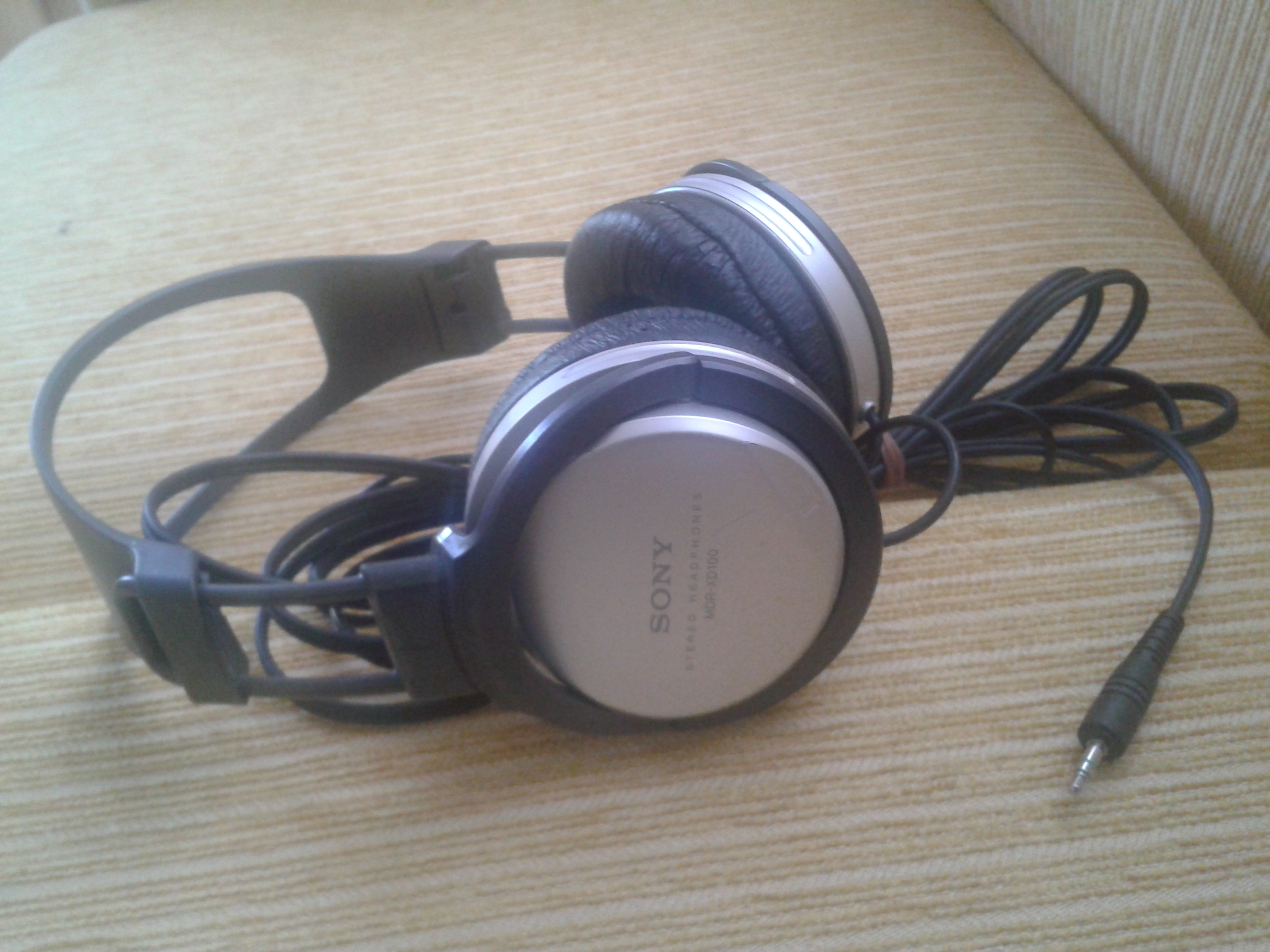  SONY MDR-XD100 KULAKLIK - 25 TL