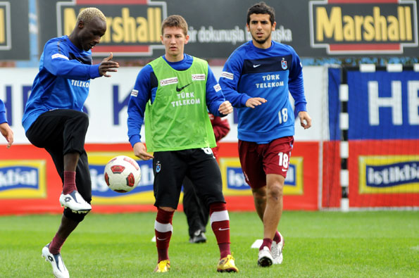  TRABZONSPOR 10/11 Sezonu Maç Konusu | Trabzonspor STSL'i 2. Olarak Tamamladı