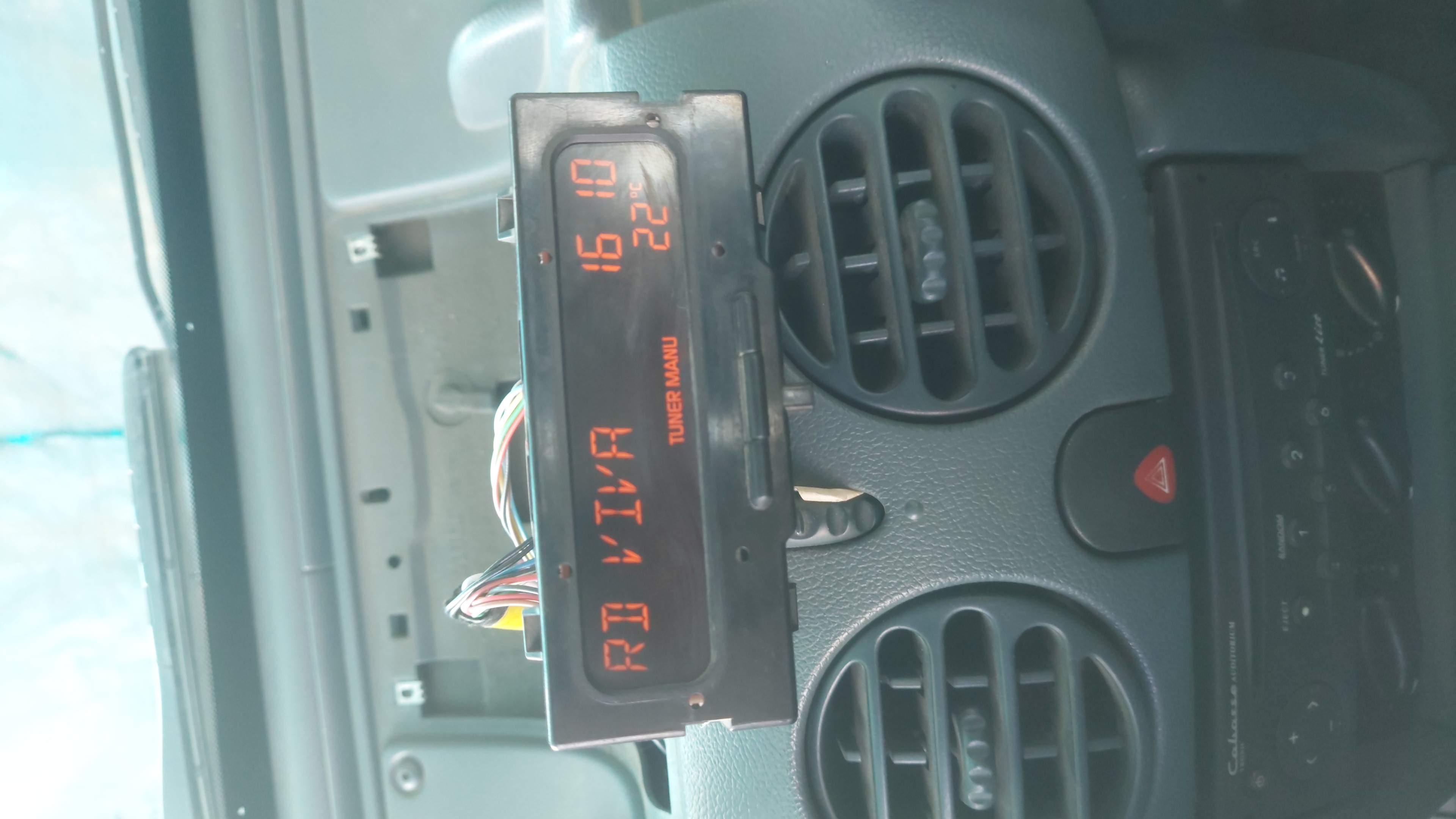 Clio Kangoo radyo bilgi ekranı