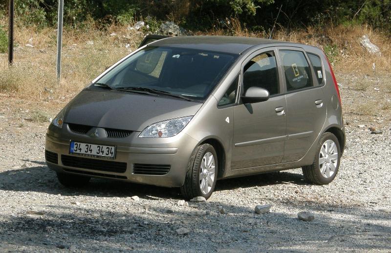  En güzel Mitsubishi Colt sizce hangi renk?