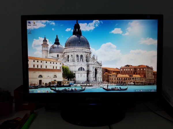  Acil Satılık Samsung Monitör LCD 21,5 INC 2233SN Plus