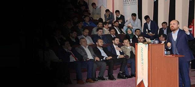 Öğrencileri 'seminer' diye Bilal Erdoğan konferasına götürdüler