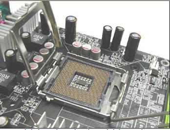  İşlemciyi Söküp Taktım Pc Açılmıyor