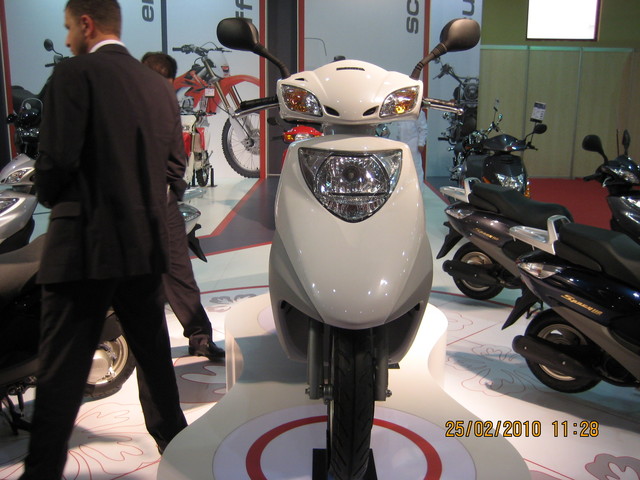  'Honda spacy 110' - 'Kymco super 8' Hangisi ?