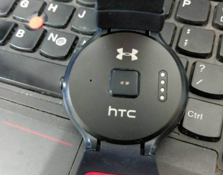 HTC'nin Android Wear'lı ilk akıllı saatine ait yeni fotoğraflar sızdırıldı