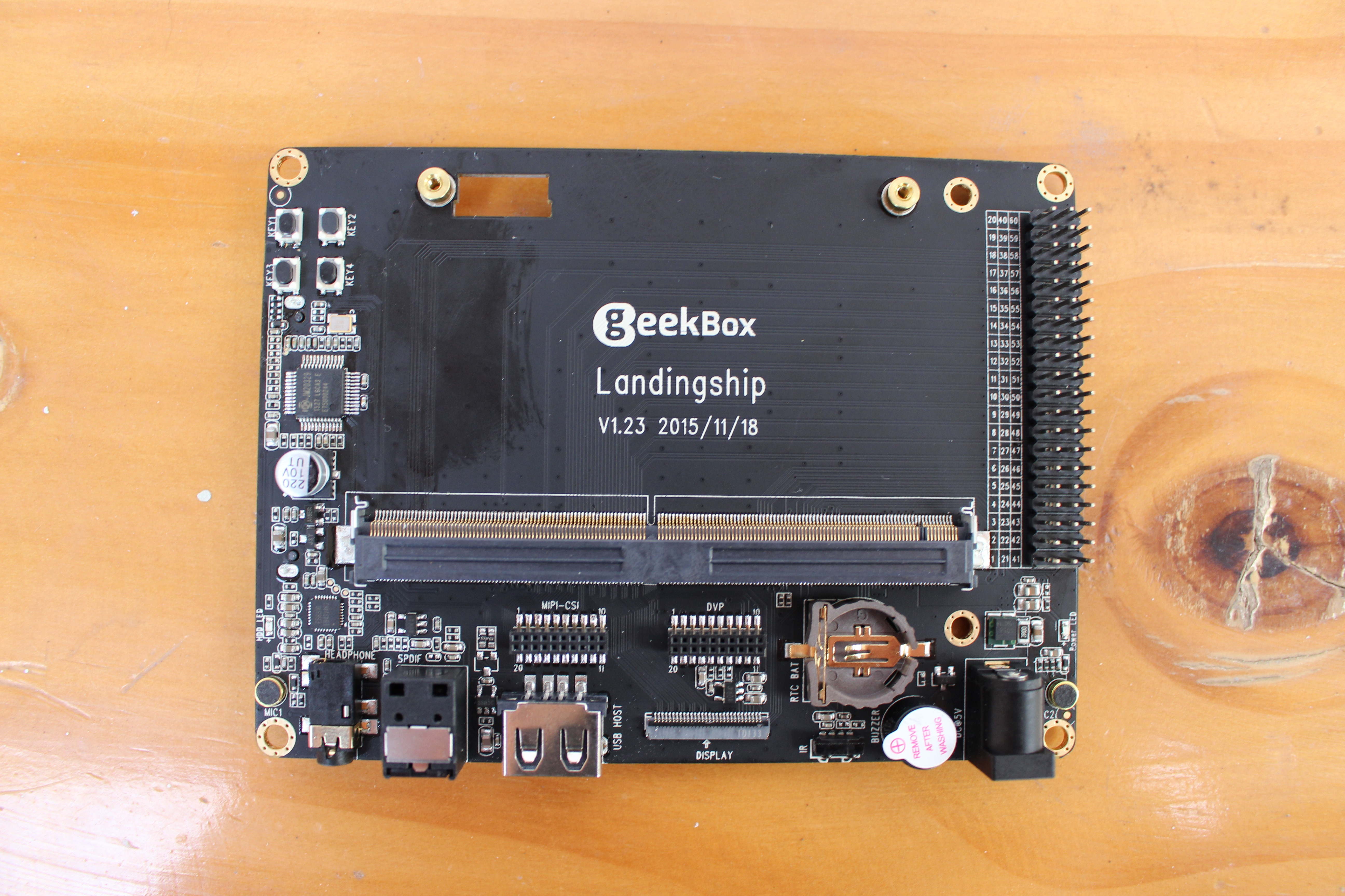  GeekBox Open Source Cross TV BOX Android Ubuntu Dual Boot 4K