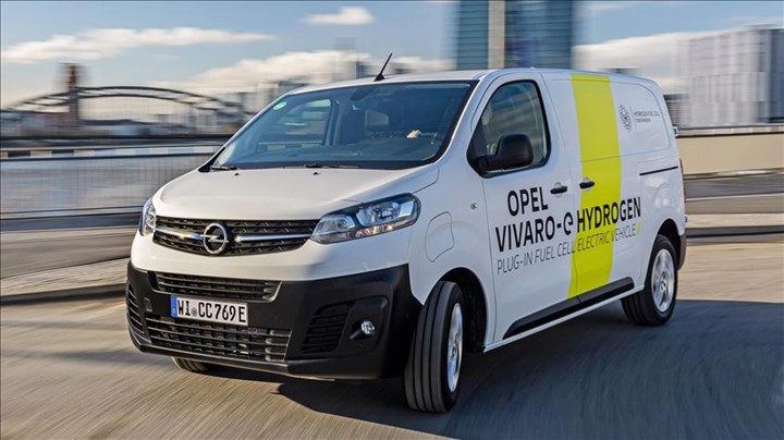 Hidrojen yakıtlı Opel Vivaro e-HYDROGEN ilk filo müşterisiyle buluşuyor